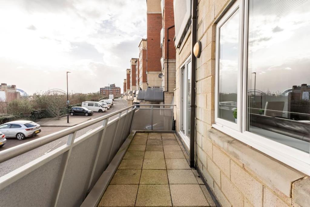 Stunning Flat By Quayside With Balcony!! Apartment Newcastle upon Tyne Exterior photo